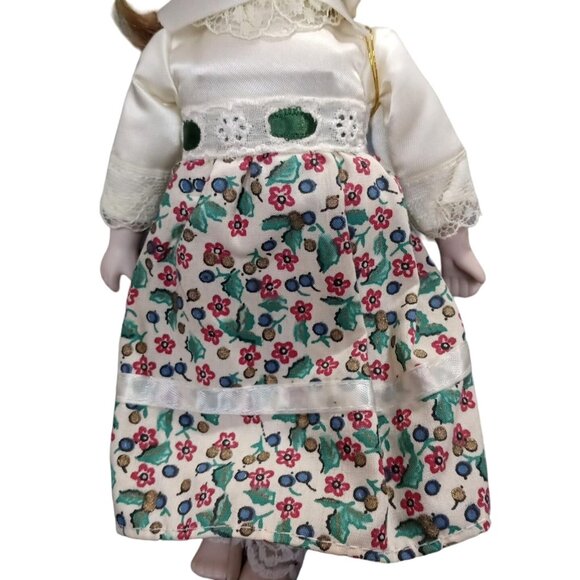 Vintage 1983 December Girl Gorham Doll Ornament Porcelain Face Month Collection - Picture 3 of 7